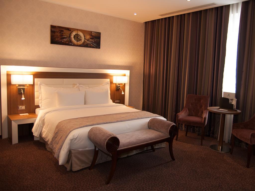 Premier Palace Spa Hotel Bucureşti Ngoại thất bức ảnh A room at the hotel