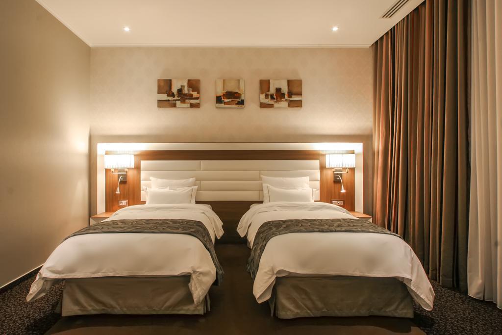 Premier Palace Spa Hotel Bucureşti Ngoại thất bức ảnh A room at the hotel