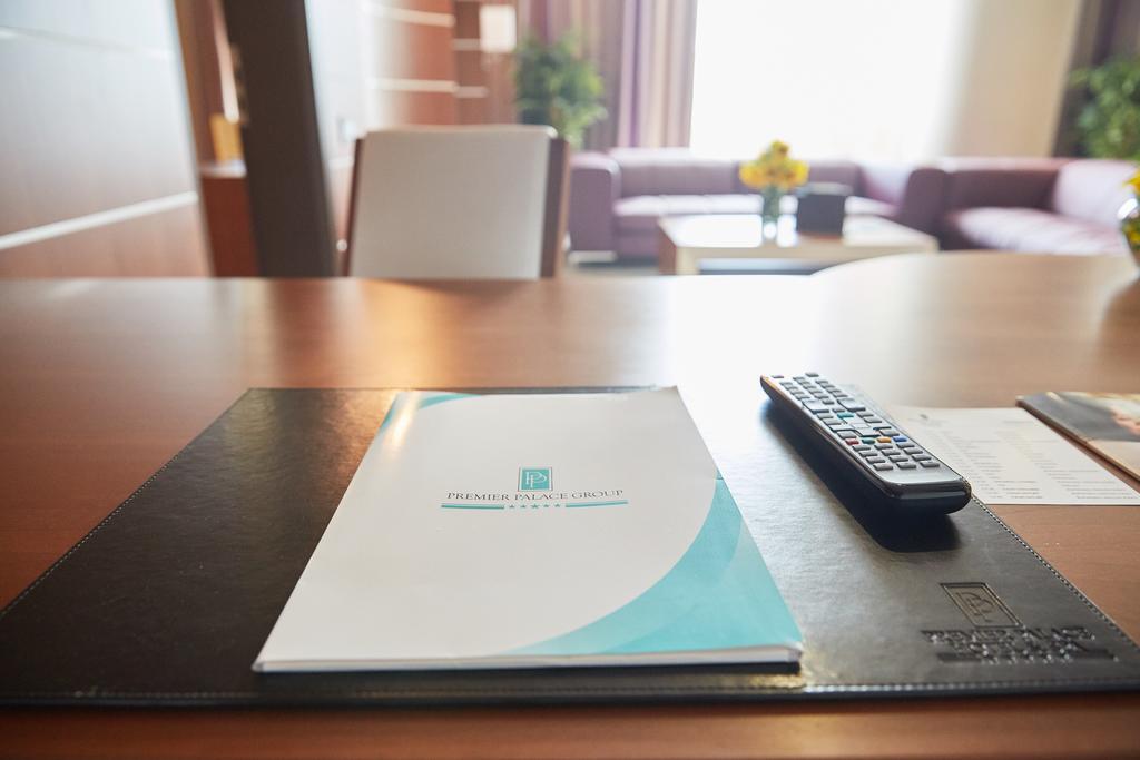 Premier Palace Spa Hotel Bucureşti Ngoại thất bức ảnh A room directory
