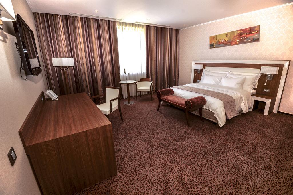 Premier Palace Spa Hotel Bucureşti Ngoại thất bức ảnh A room at the hotel
